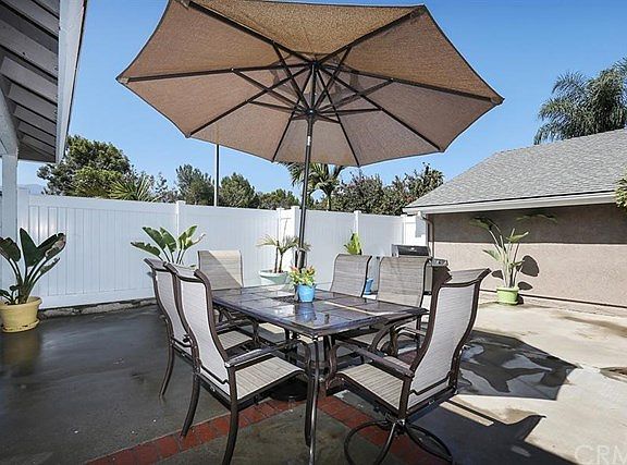 5th image of 1559 Camelot Dr