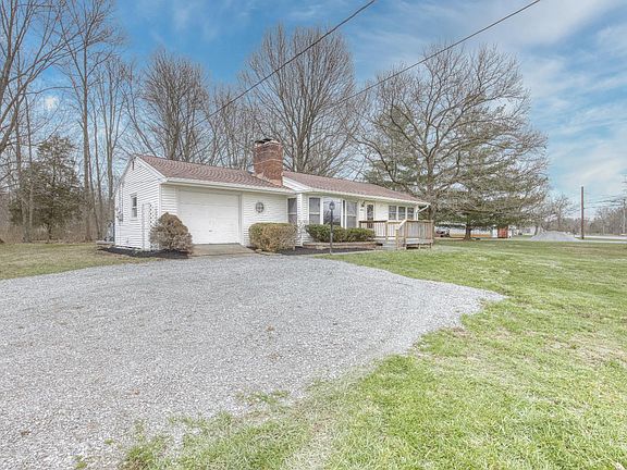 3rd image of 2990 Old Saint Rte #32