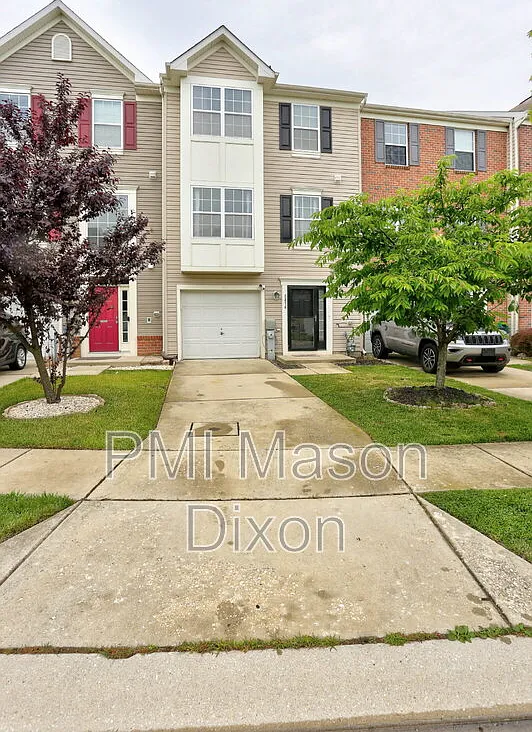 3 bed, 2.5 bath, 2092 sqft, $2,800 — Photo 1