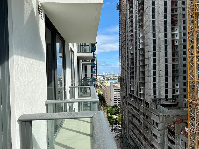 11 NE 6th St #1803 — Photo 31