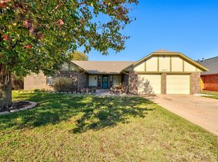 10317 Leicester Dr, Yukon, OK 73099