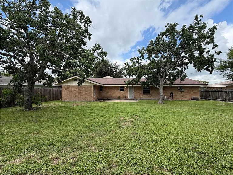 4406 Donegal Dr — Photo 24