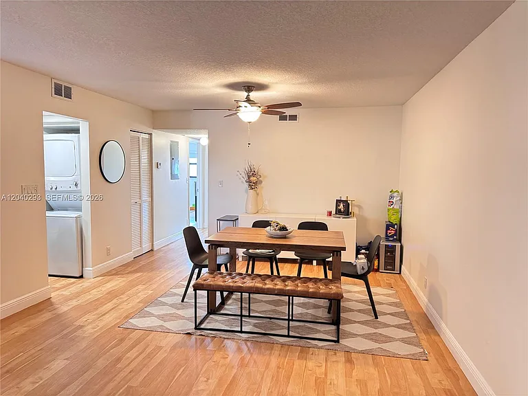 520 Orton Ave #503 — Photo 9