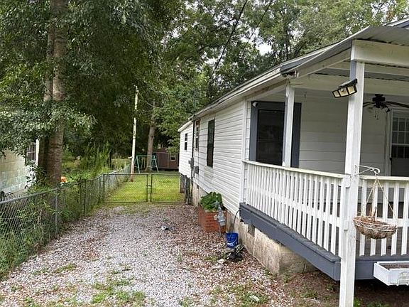 2nd image of 815 Rosalie Ave