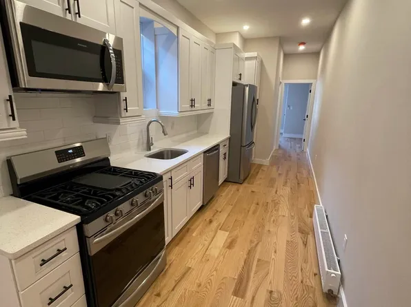 22-32 41st Street image 1 of 10