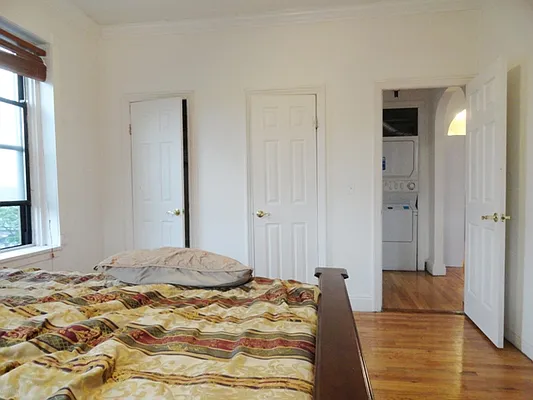 Rented by Perry Associates NYC Inc | media 24