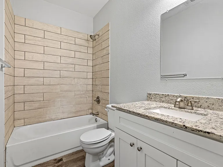 1711 E Tucker St #MAIN — Photo 13