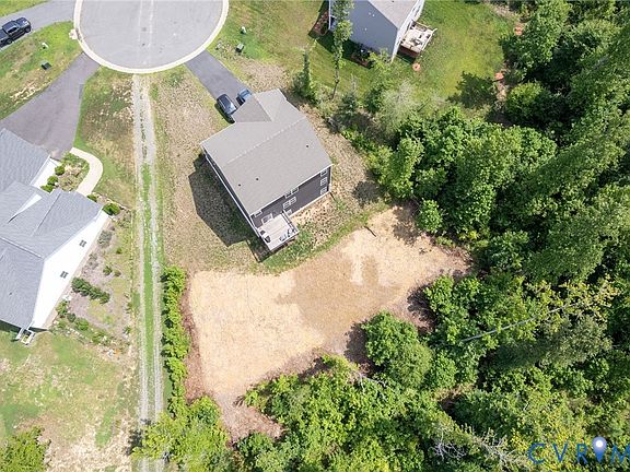 2nd image of 105 Estelle Ct
