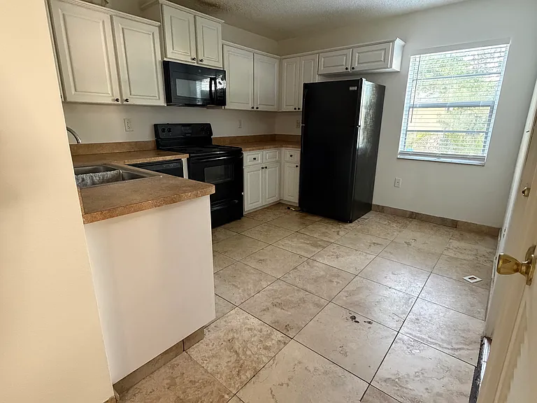 13205 Whaler Dr — Photo 2