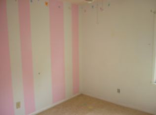 1990 Clover Trl, Walkertown, NC 27051