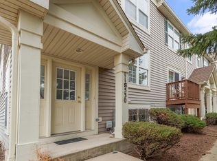 11S530 Rachael Ct, Willowbrook, IL 60527