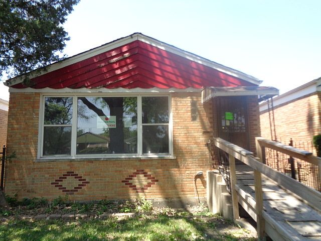 1st image of 4554 S La Crosse Ave