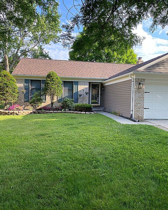 1st image of 39857 Fox Valley Dr