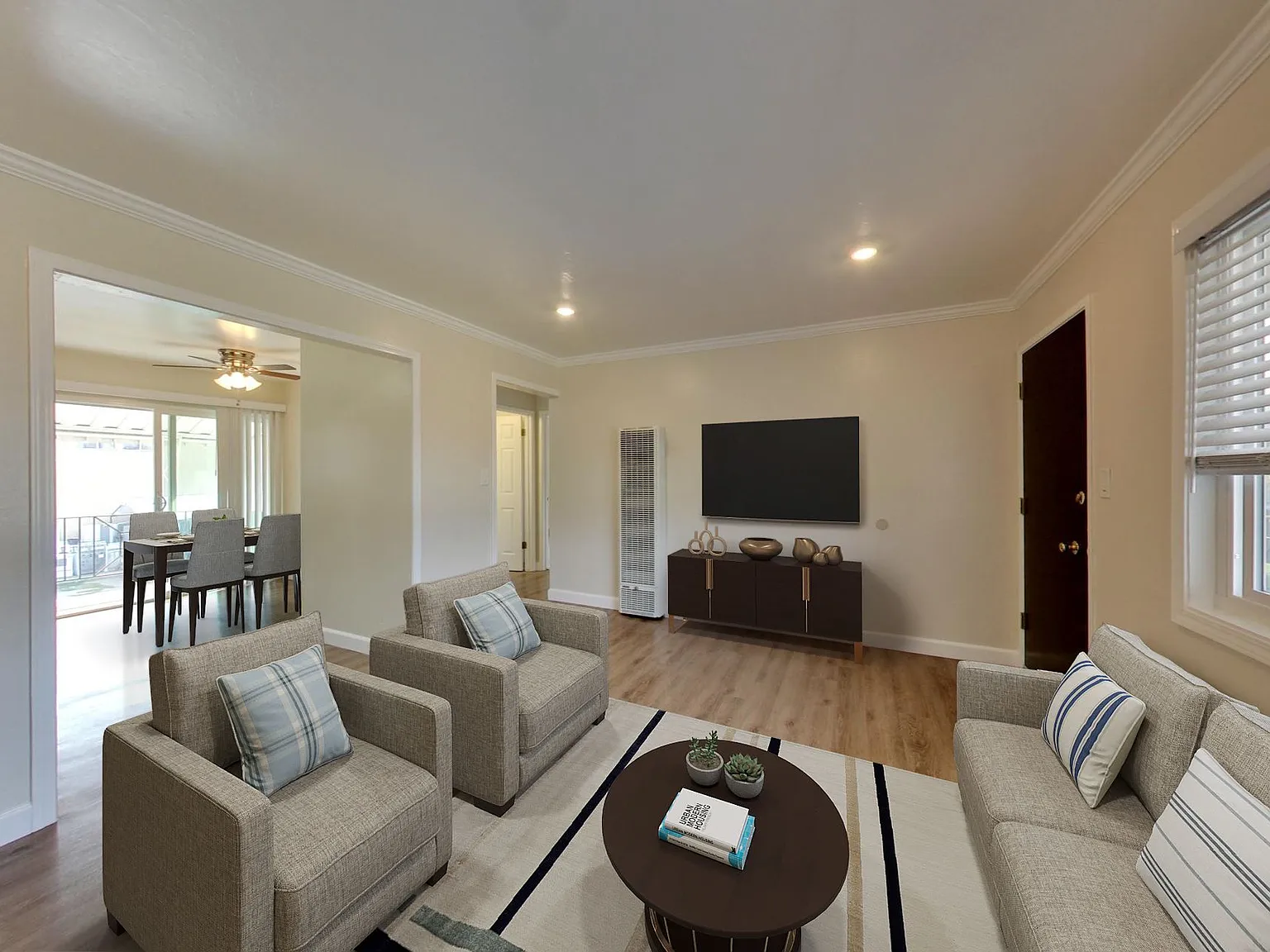 Midway Manor Apts. — Photo 1