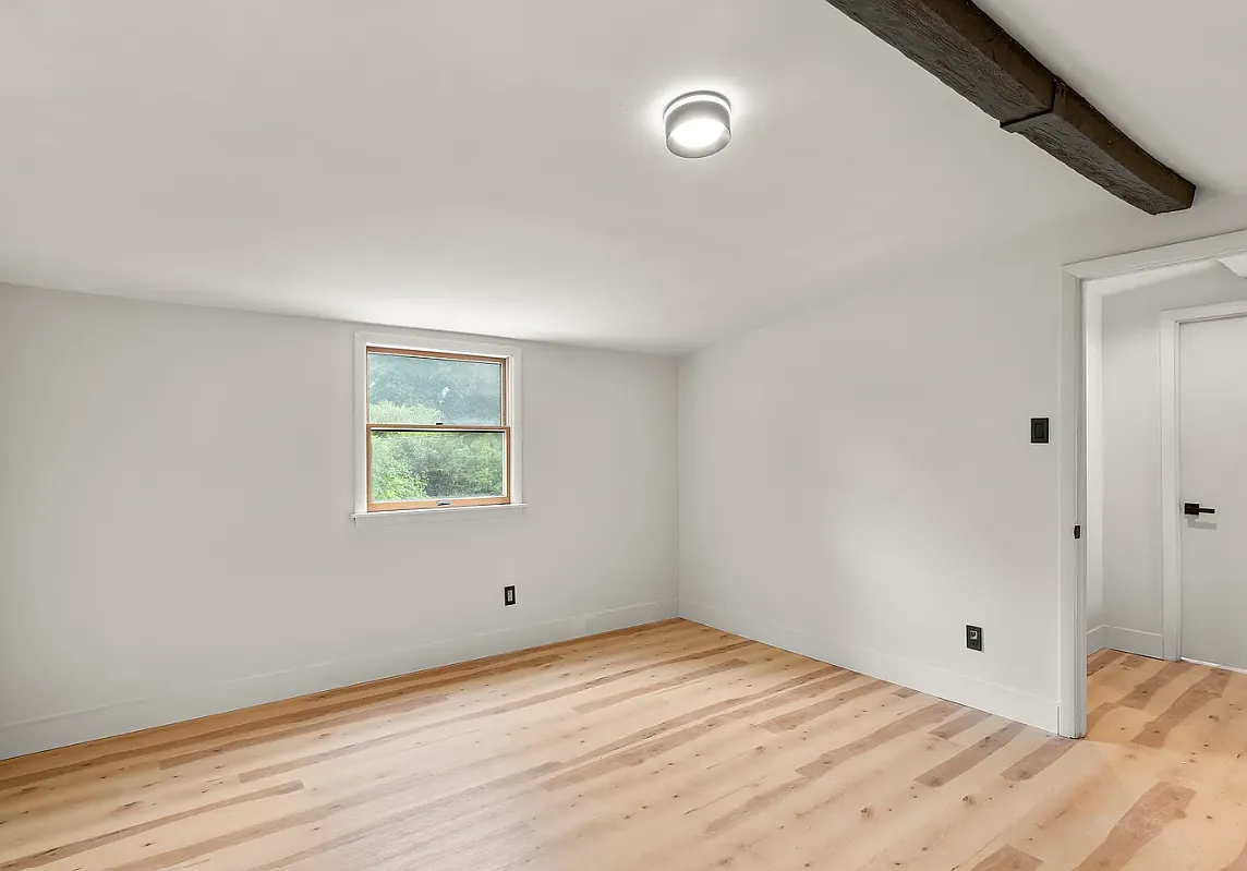 4 bed, 2.5 bath, 2085 sqft, $3,500 — Photo 4