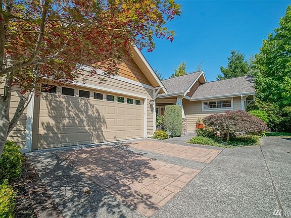 3rd image of 7274 Rosemount Cir