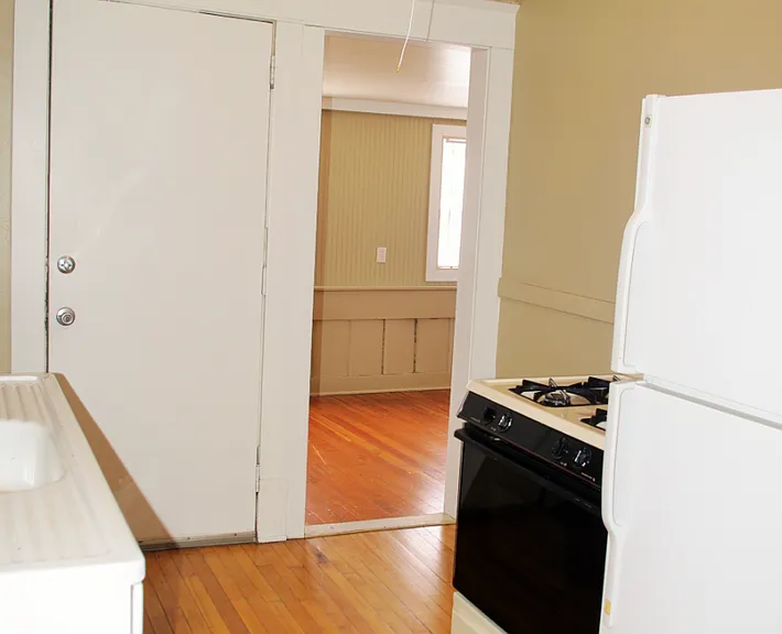 1372 Selby Avenue — Photo 2
