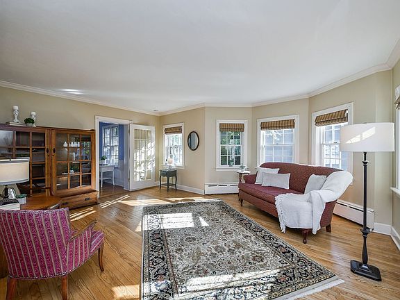 3rd image of 505 S Knollwood Dr