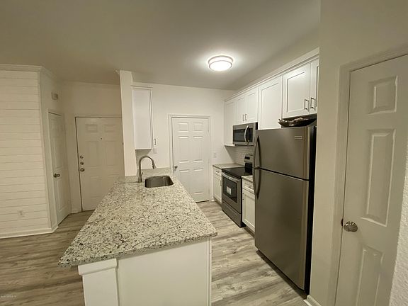 5th image of 150 Veracruz Dr Unit 517