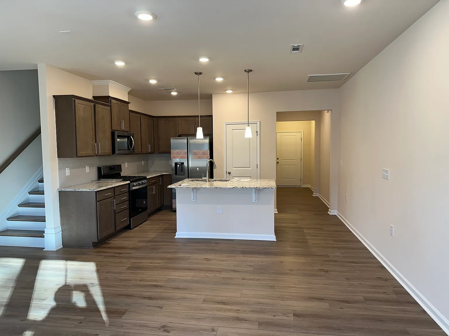873 Falls Grove Trl — Photo 2