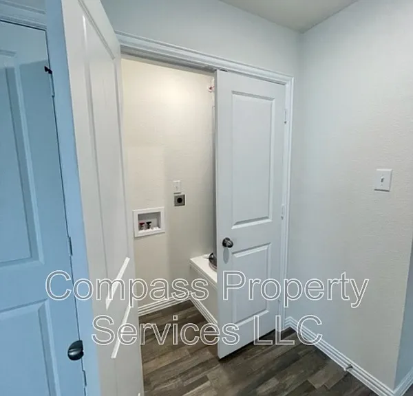 1114B Chestnut St — Photo 6