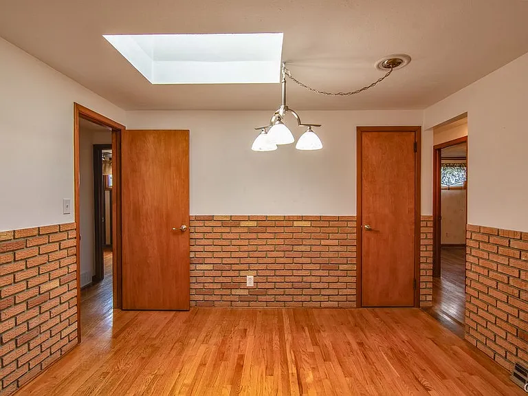 311 Swansea Ave — Photo 15