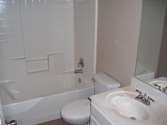 2nd image of 106 Labrador Ln