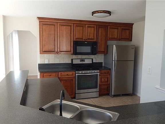 3rd image of 3277 Winterberry Ln