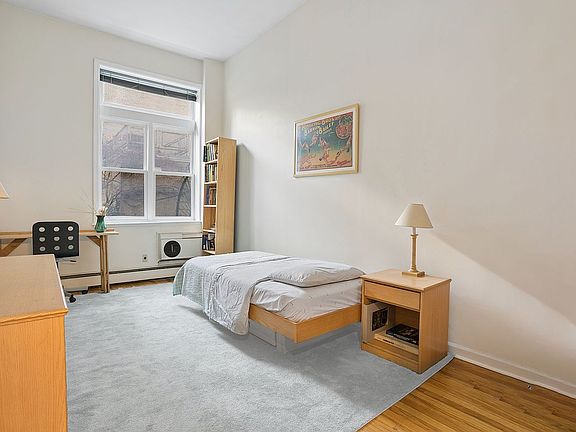 3rd image of 334 W 19th St
