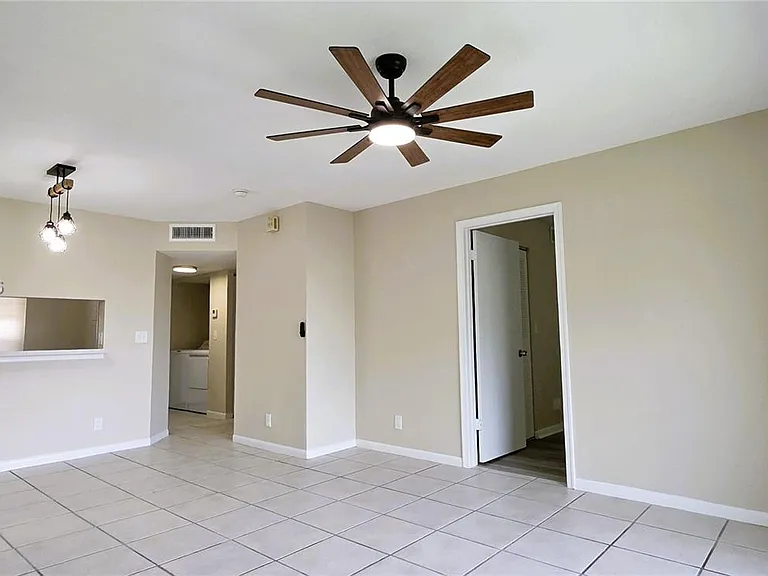 3790 N University Dr #H-1 — Photo 2