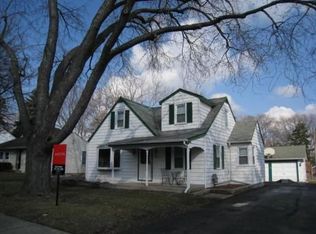 325 N Grace St, Lombard, IL 60148