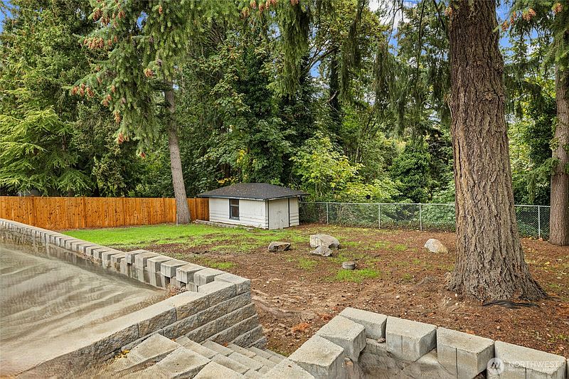 4th image of 730 Woodland Way