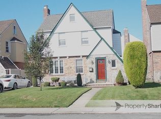 2406 169th St, Whitestone, NY 11357