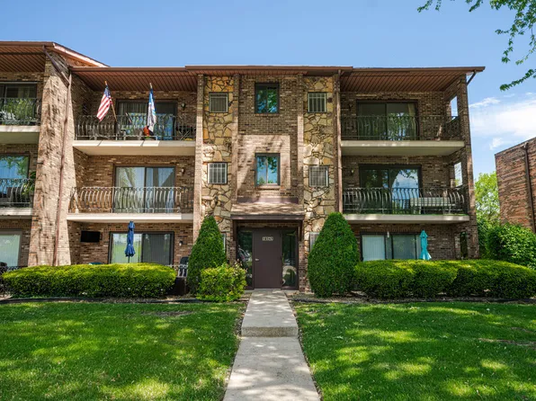 12747 Carriage Ln #2D, Crestwood, IL 60418