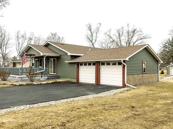 8716 378th AVENUE, Burlington, WI 53105