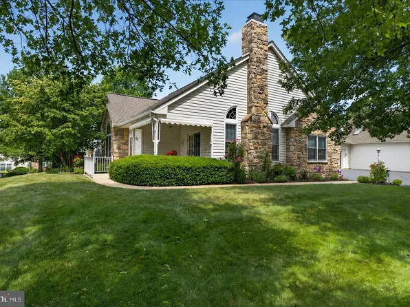 189 Lions Gate Cir, Souderton, PA 18964