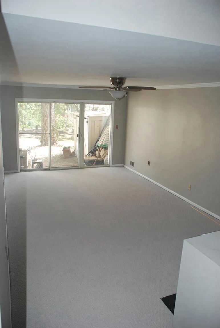 1117 Schmidt Ln photo 1