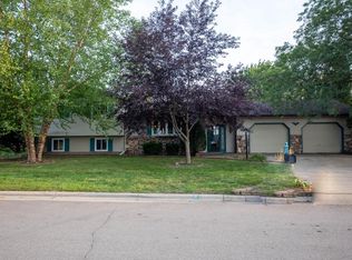1212 Pinecrest Ln, Onalaska, WI 54650