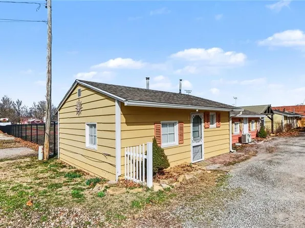 308 Chestnut St, Silver Lake, KS 66539