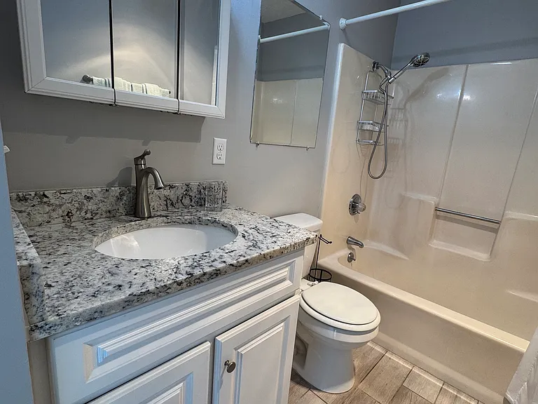 301 Lullwater Dr #301 — Photo 7