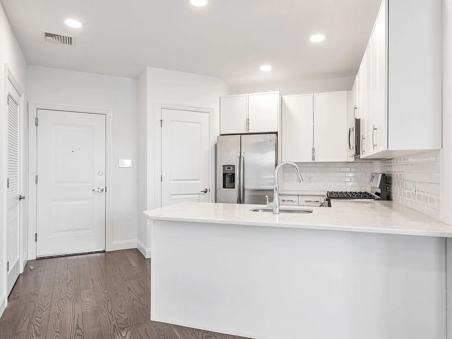 2 bed, $3,750 — Photo 4