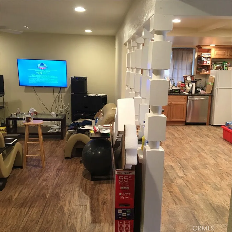 3 bed, 1273 sqft, $3,500 — Photo 1