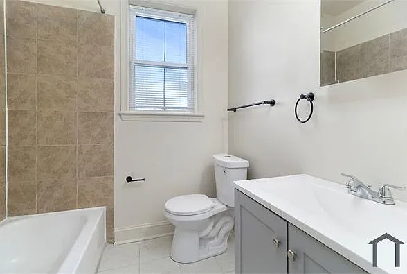 4 bed, $3,999 — Photo 3