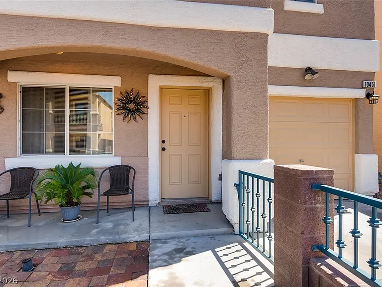 10451 Processor Ct — Photo 3