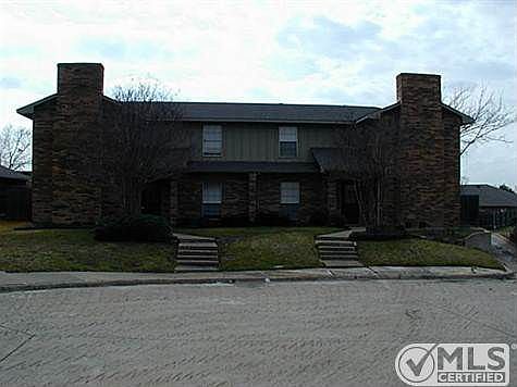 2nd image of 2145 Willow Pl #A
