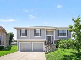 21710 N Rdg, Peculiar, MO 64078