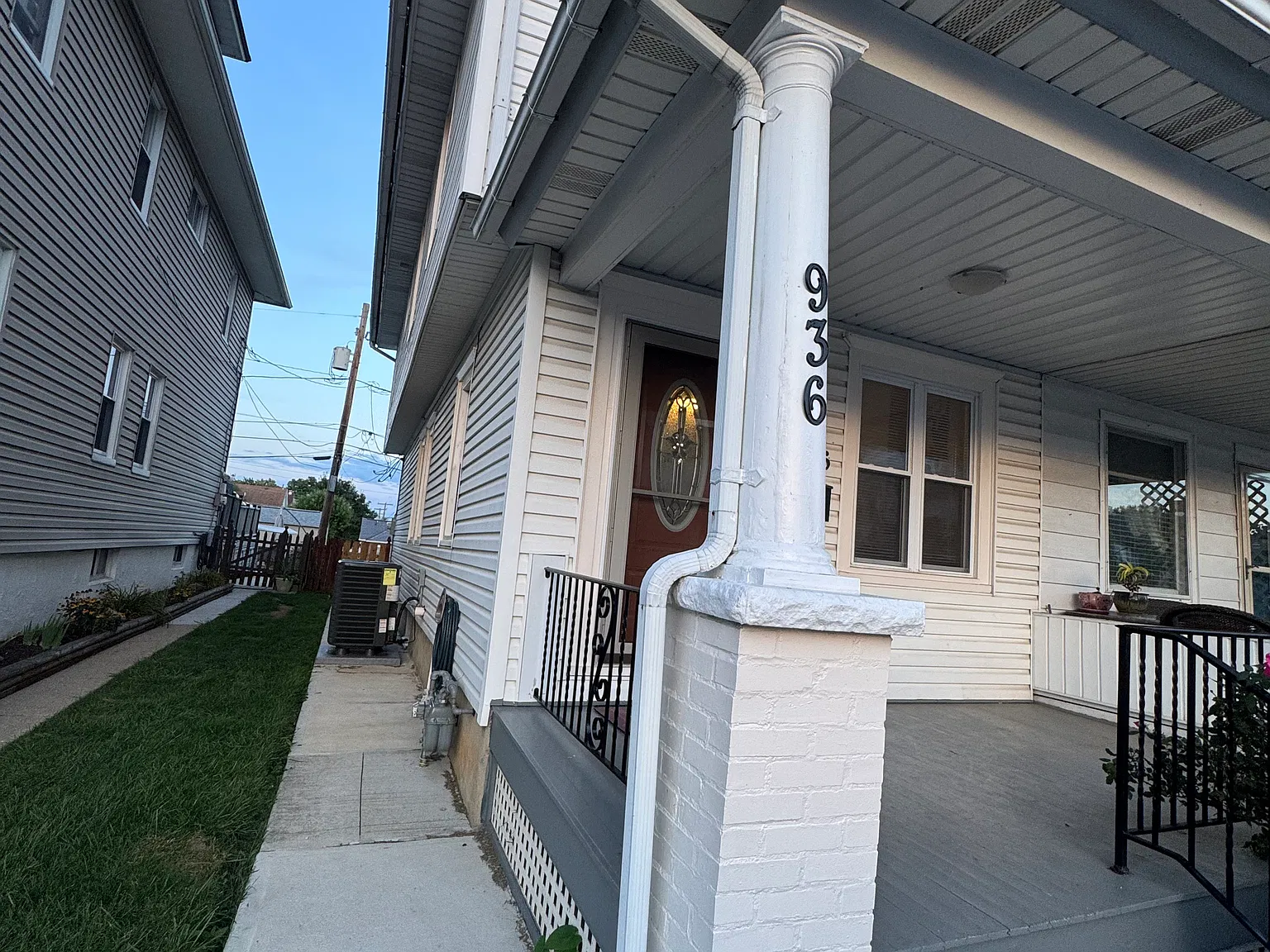 5 bed, 1610 sqft, $2,600 — Photo 2