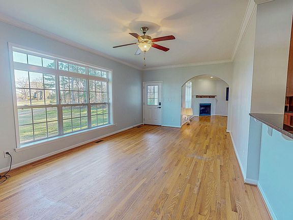 5th image of 471 Parham Rd