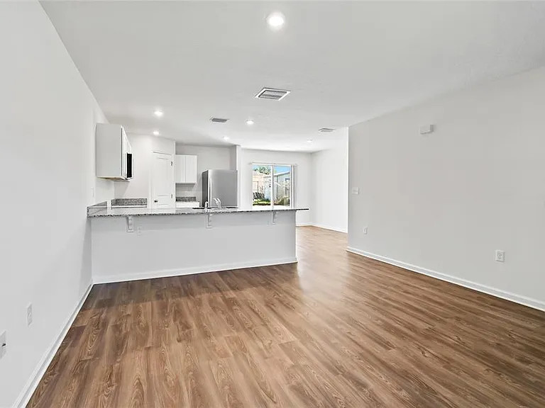 612 Linnet Ct — Photo 5