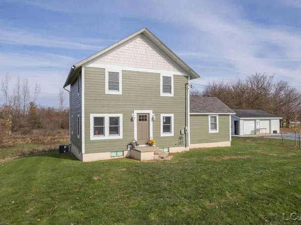 2008 W Carleton Rd, Adrian, MI 49221